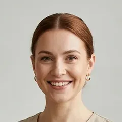 Portrait of Brynn Holloway