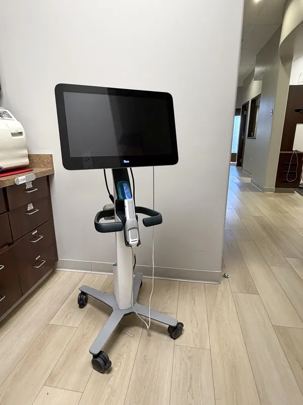 The iTero scanner screen and wand